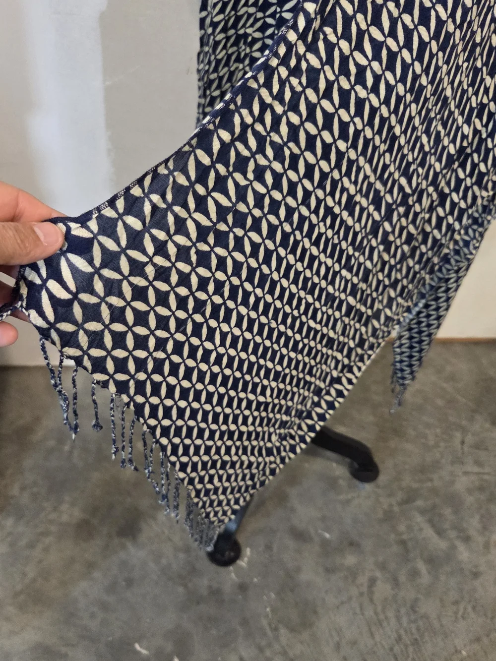 Jules Smith Navy White Geometric Fringe Kimono Open Shawl Poncho Swim Cover - Picture 9 of 11